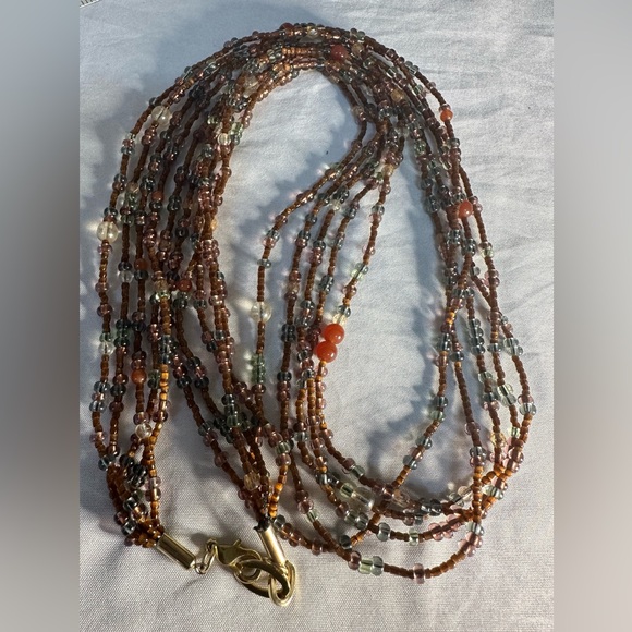 Two coordinating neutral tone necklaces - Picture 6 of 9